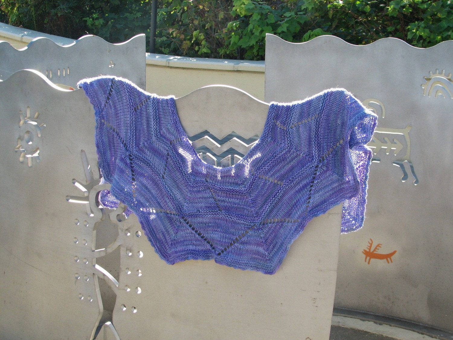 Wren Shawl in blueviolet colors