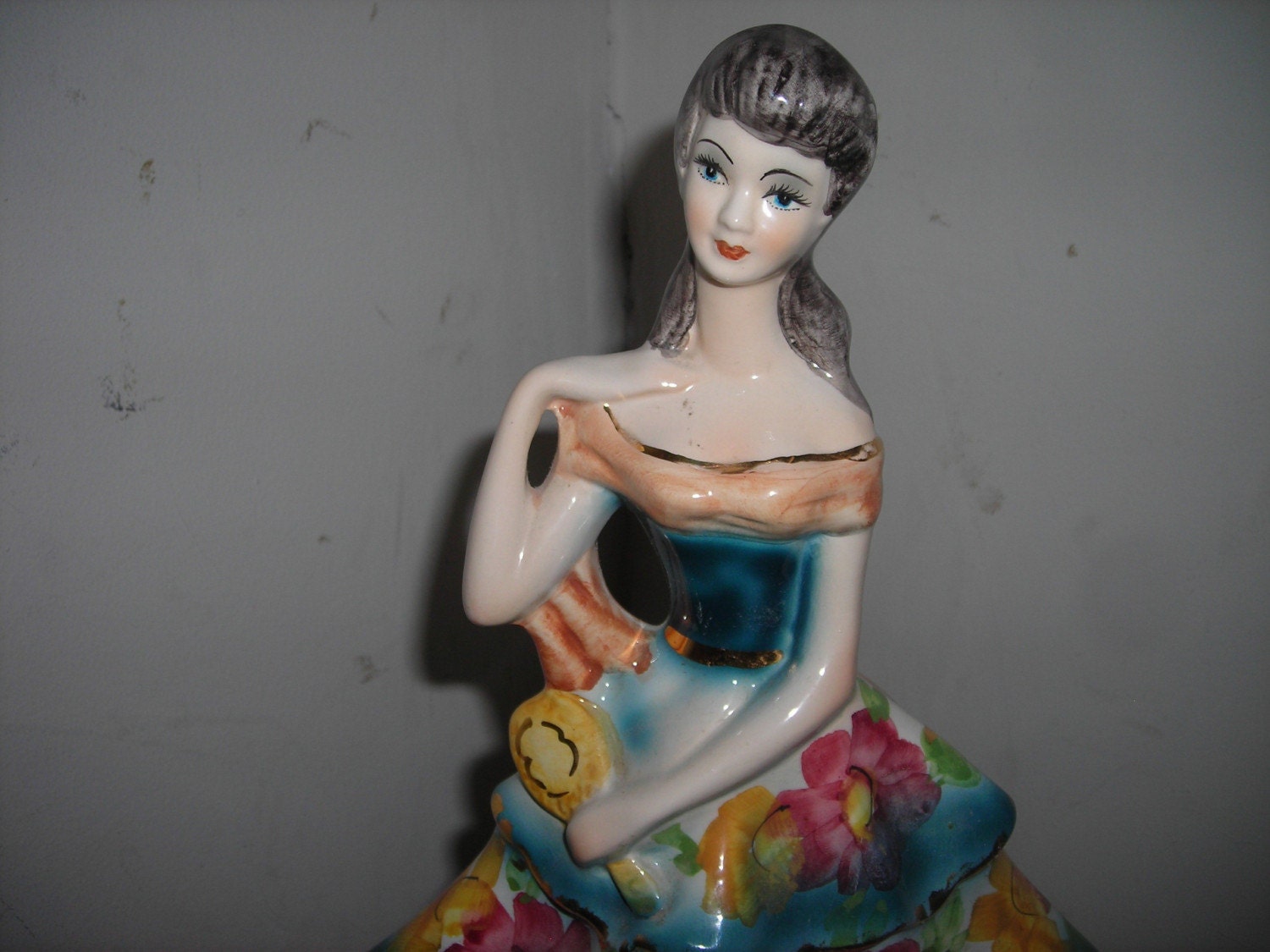 vintage Italian art pottery women figurine flower by pinkwilly506