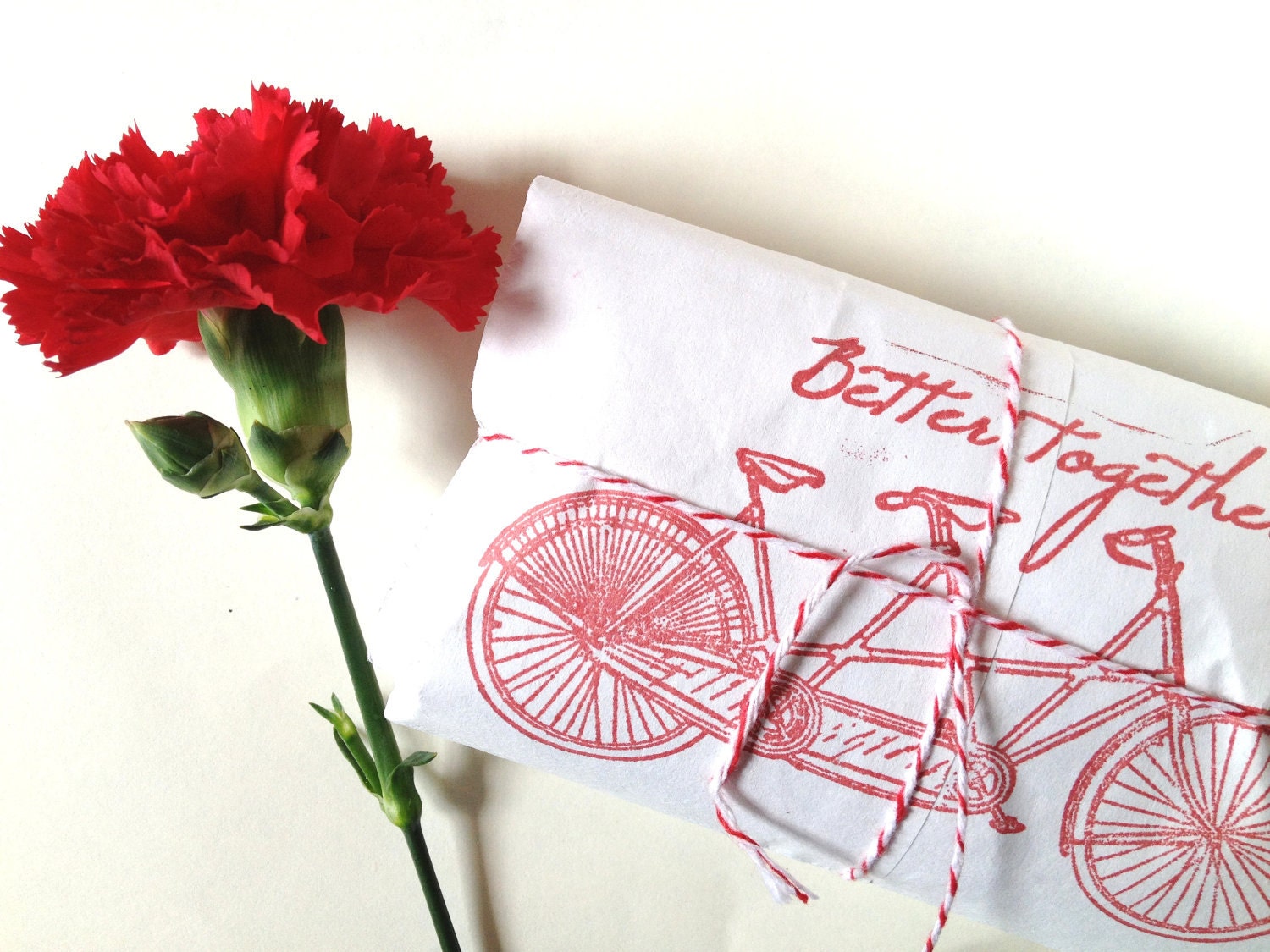 Coffee Wedding Favors in Vintage Red and White with Charming Twine. Tandem Bike. Rustic Wedding. Fall Wedding Favor.Set of 20.