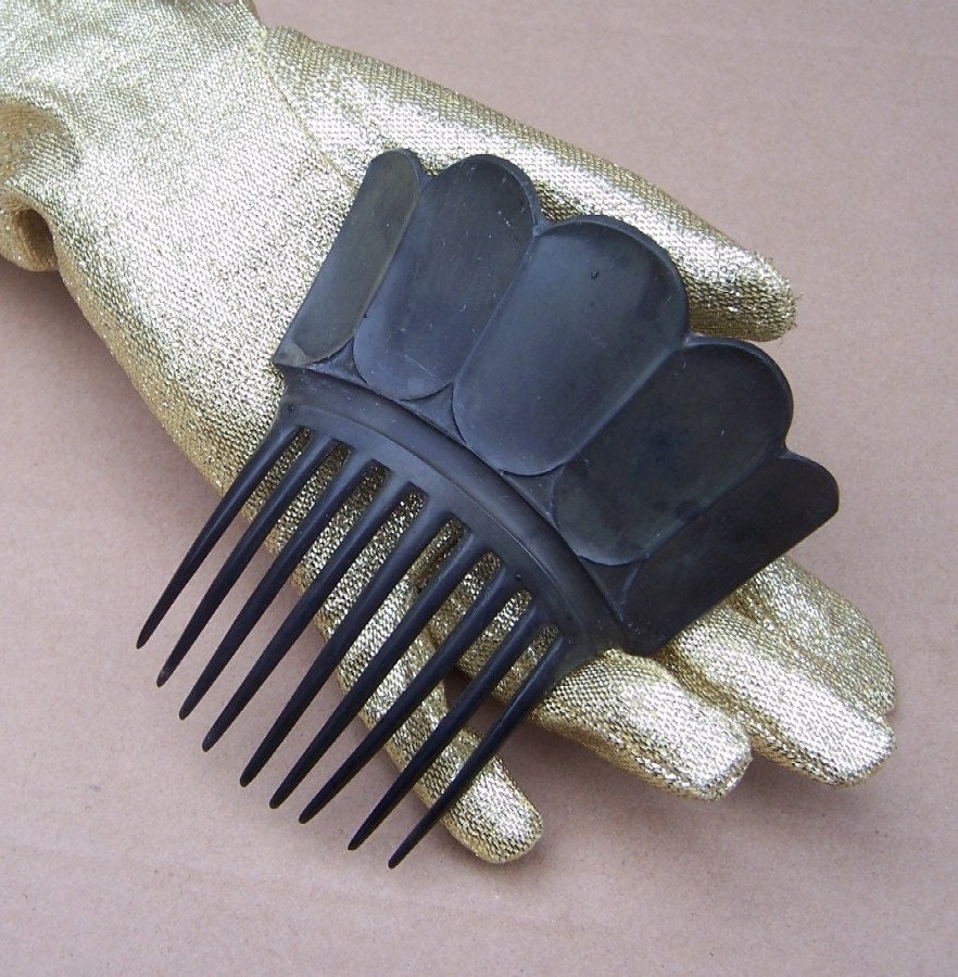 Vintage hair comb, Victorian black mourning mantilla type