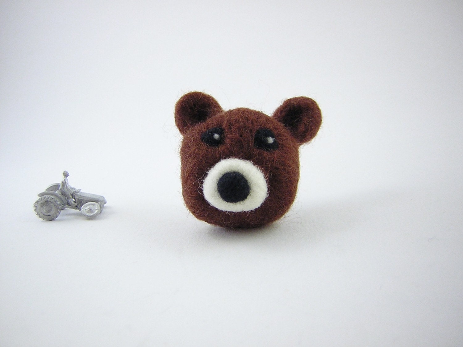 Bobby the Brown Bear Magnet - A bit of woodland for your kitchen