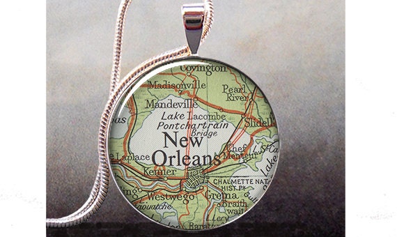 New Orleans map pendant, New Orleans necklace charm, New Orleans jewelry, jewellery - thependantemporium