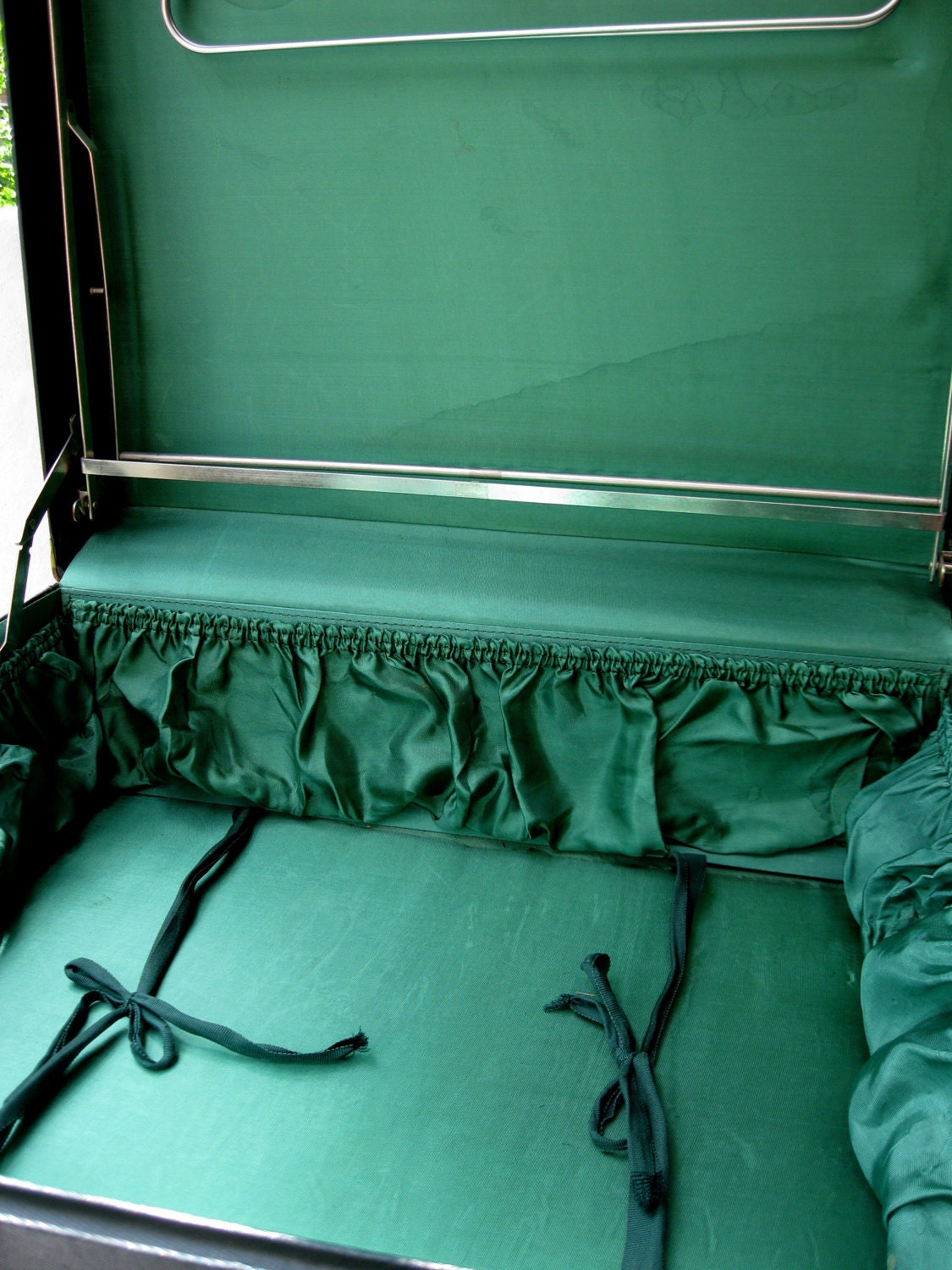 Vintage Luggage //Three// Emerald Green Suitcase Set //Stackable Traveling Bags from Tessiemay
