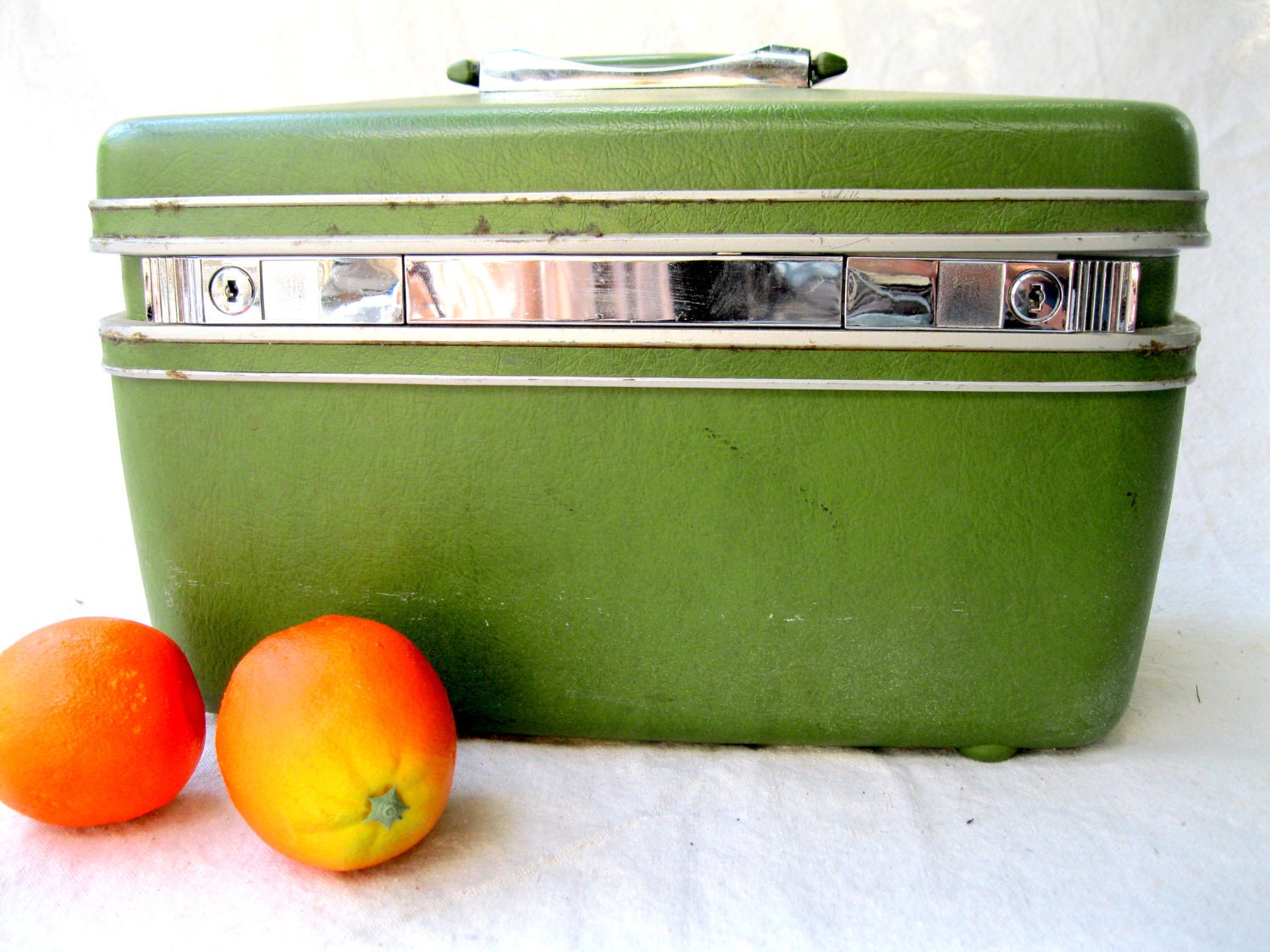 Vintage Avocado Case-Train-Luggage-CarryOn-Samsonite from Tessiemay