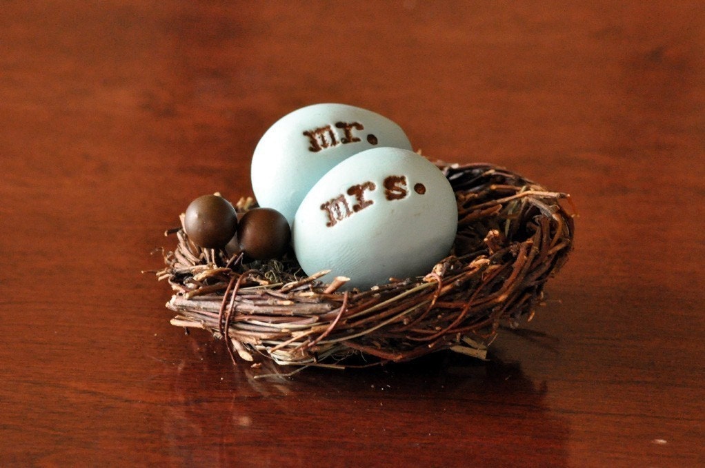 Mr. and Mrs. eggs and nest 3inch