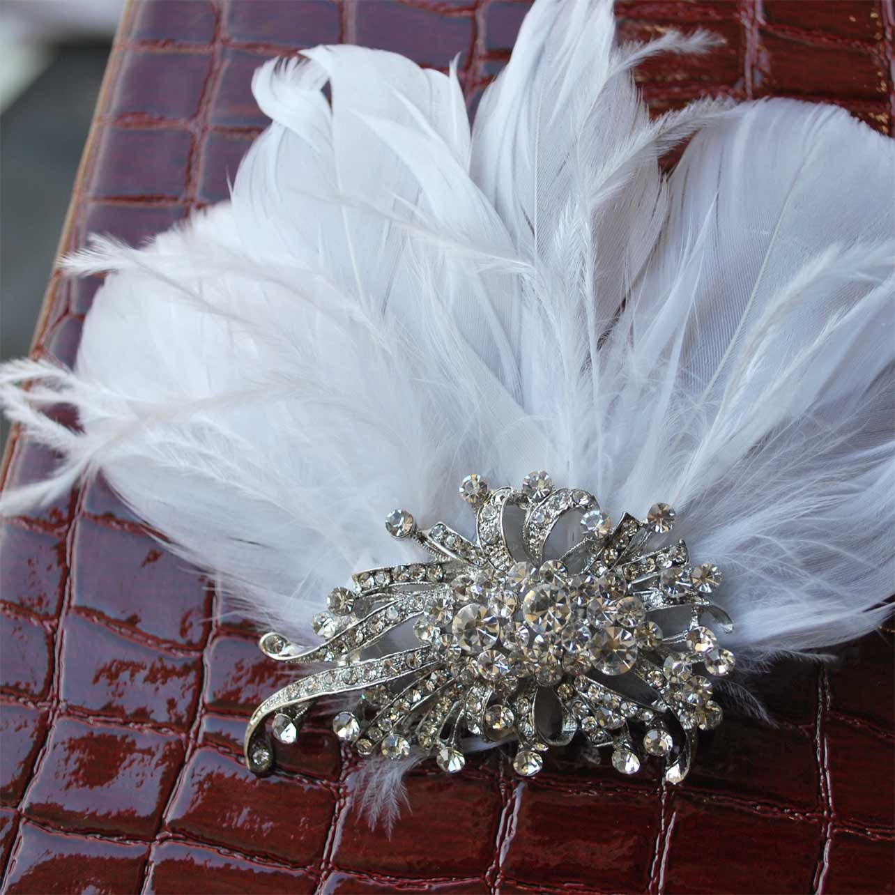 Bridal Feather Fascinator, Bridal Fascinator, Feather Fascinator, White Fascinator, Wedding Veil clip, Bridal Headpiece,