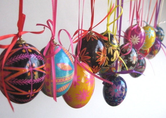 green Pysanka Ukrainian Easter egg, green pysanka egg handpainted Easter eggs