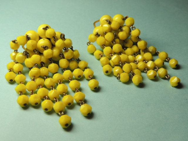 Vintage Yellow Waterfall Earrings Cha Cha Glass Clip On Earrings (SN 254)