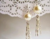 Twist and Pearl Earrings - Bugles Twist Miyuki Crystal Silver Lined 6 mm tassel , swarovsky cream pearl 14mm