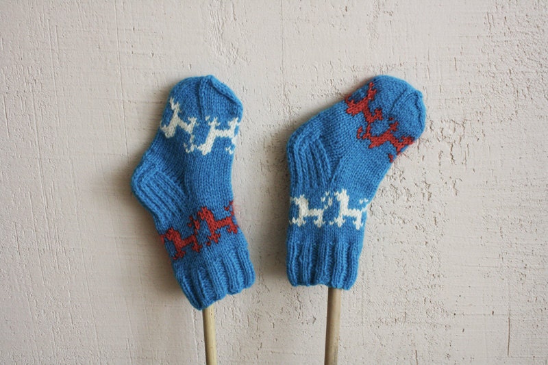 Blue playful hand knitted socks for kids - RGideas