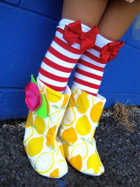 Red and white stripes leg warmers Baby Infant Toddler Newborn Girl w/attached red hair bows for added cuteness