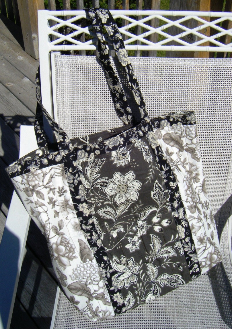 Quilted Market Tote Toile Print