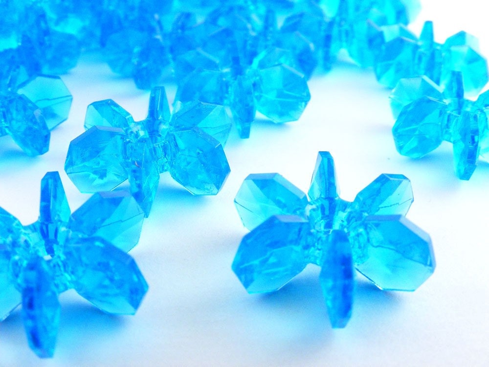 Vintage Plastic Beads Transparent Teal Medium Starflake Lot of 50