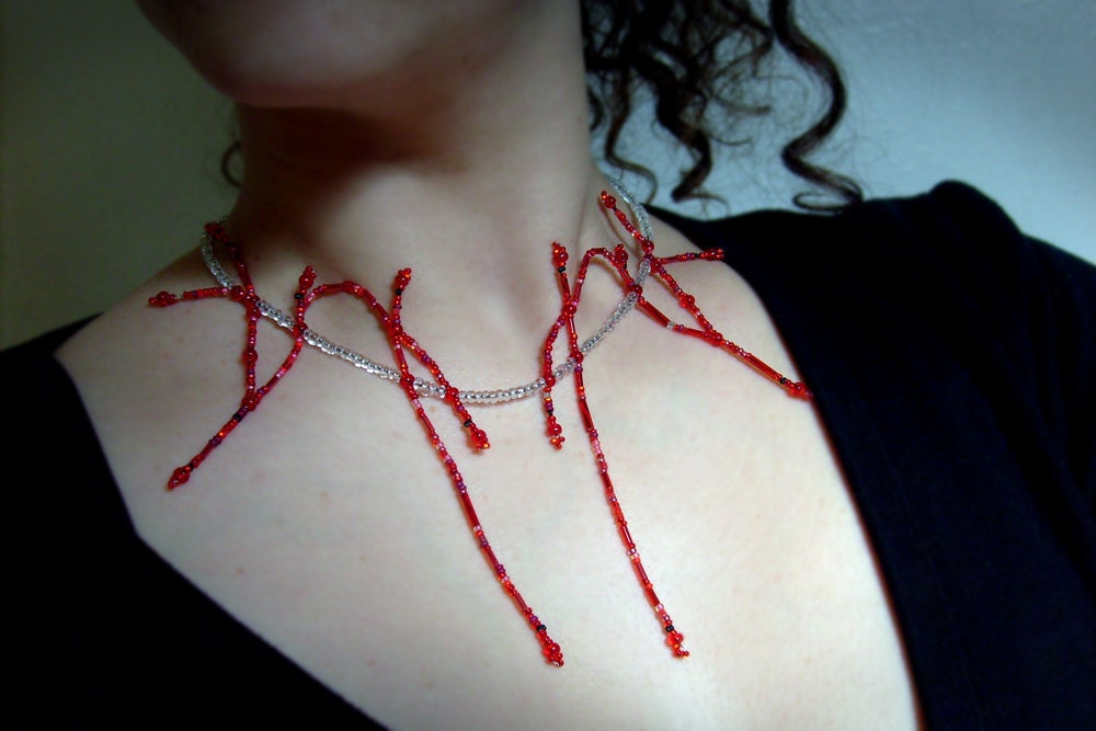 Arteries Necklace - Arteries of the Neck in Glass Beads - Statement Necklace - Beadwork - Gothic - Halloween
