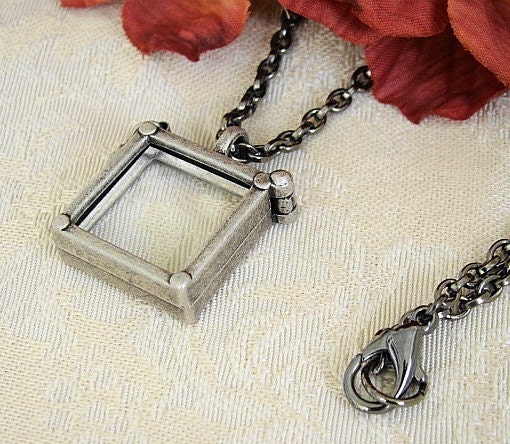 Square,Glass,Locket,Wedding,Silver,Steampunk,Daughter, Sister,Teenager,Wife,Mom,His,Unique,Photo  - Clarity