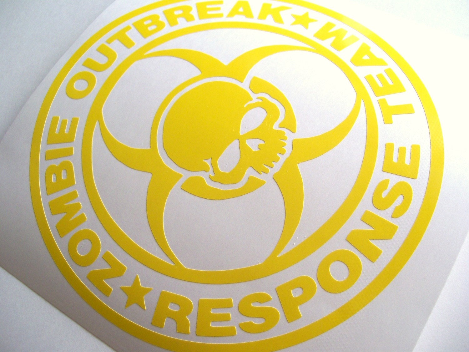 Yellow ZOMBIE OUTBREAK RESPONSE Team Skull Logo Vinyl Car Decal Sticker