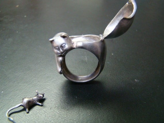 Cat Poison ring Sterling Silver and diamond eyes with mouse.