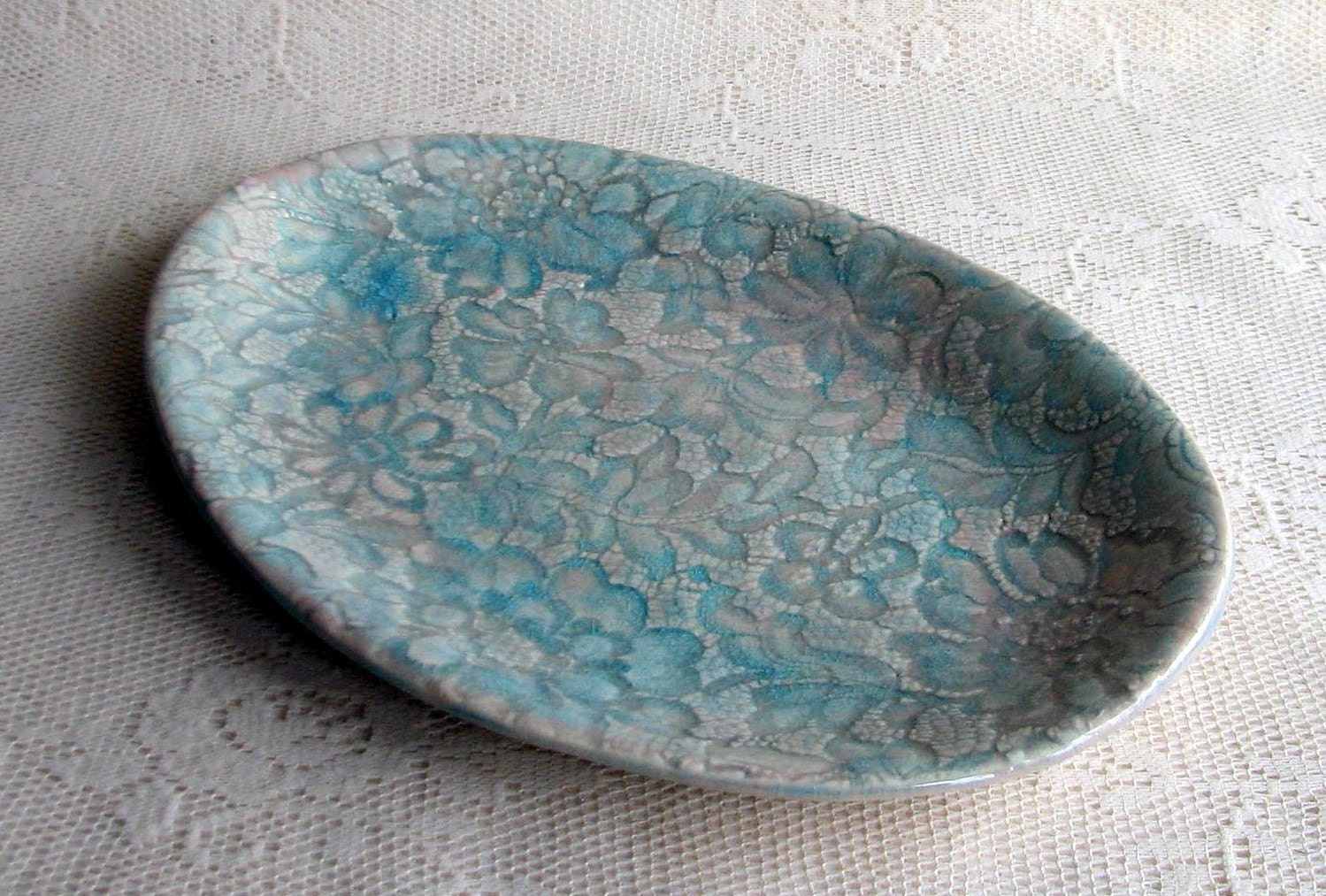 Little oval lace plate