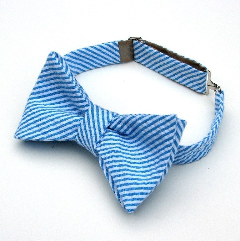 Men's Freestyle Bowtie in Turquoise Seersucker