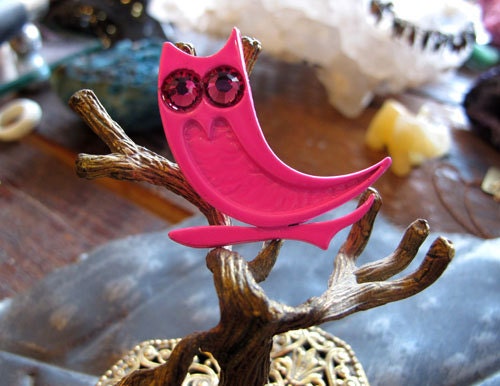 Swaying Owl Brooch