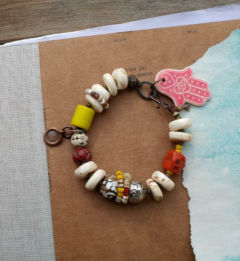 Saffron Bracelet - Conch Shell - Vintage glass