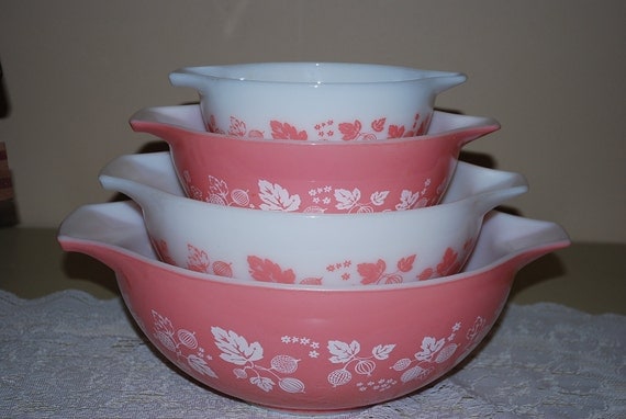 Vintage Pyrex Pink Gooseberry Stacking Batter Bowls