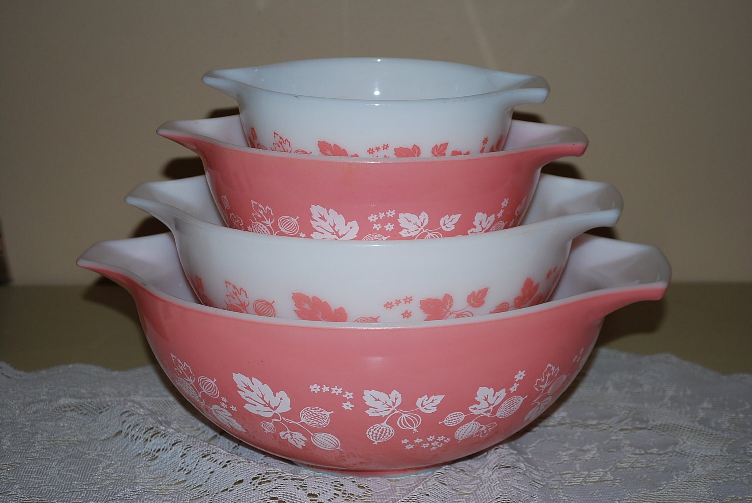 Vintage Pyrex Pink Gooseberry Stacking Batter Bowls