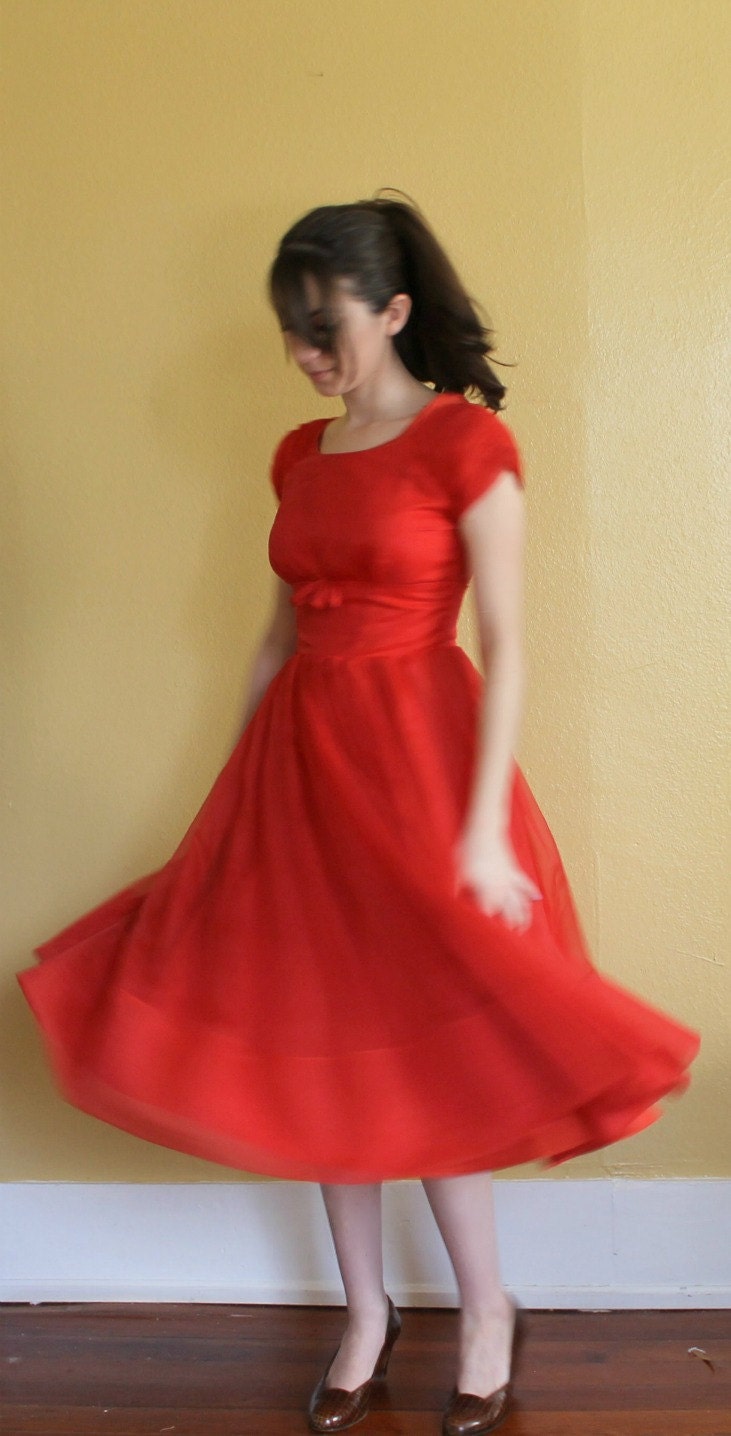 R E S E R V E D / vintage 1950s party dress 50s red short sleeve full skirt cupcake designer party dress with bow