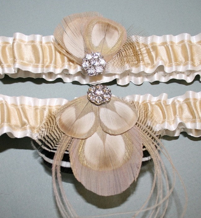C H A M P A G N E  Peacock Silk Garter Set