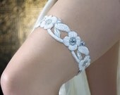 SMITTEN Embroidered Pearl Garter