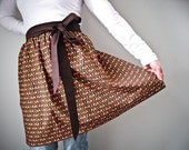 Womens Half Apron / Autumn Brown Folksy Pattern