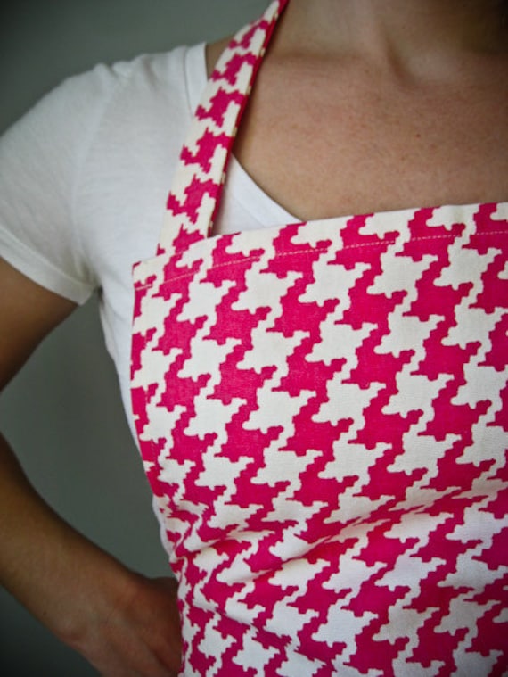 Womens Apron / hot pink houndstooth
