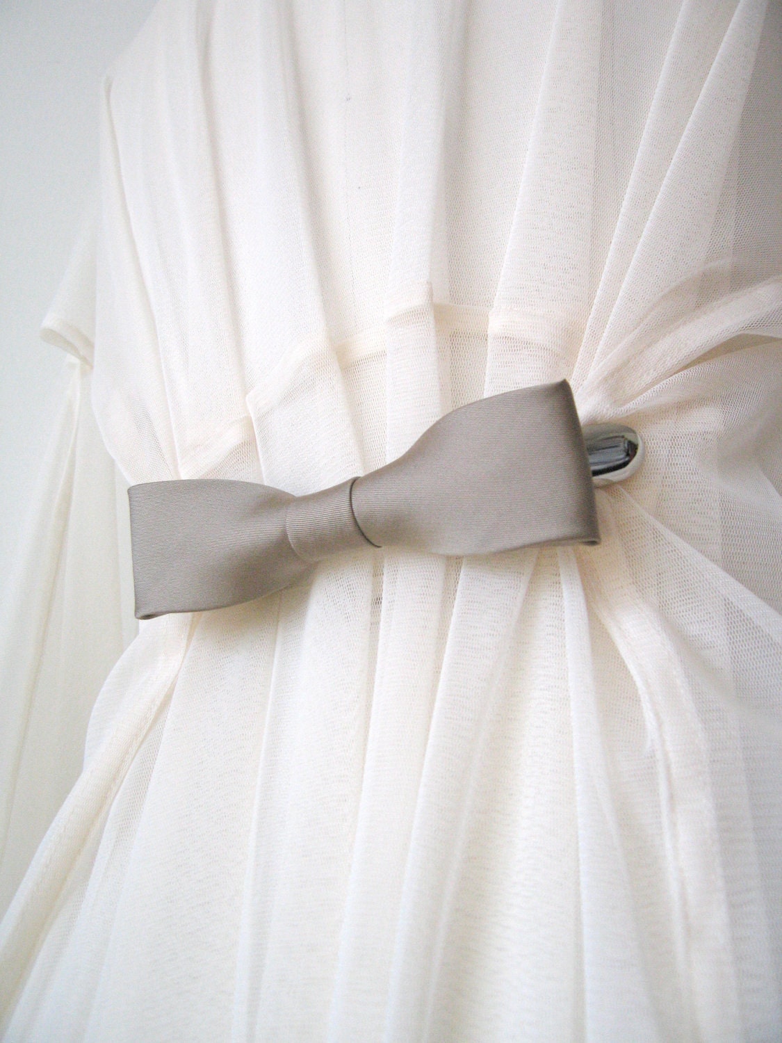 cinch dress clip