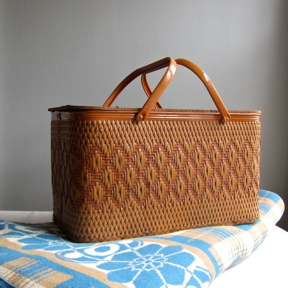 Vintage Woven Picnic Basket for Summer Lunches in Brown