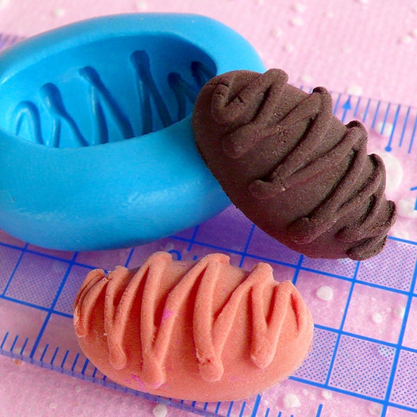 Bread Mold w/ Sauce 20mm Flexible Silicone Mold Kawaii Miniature Sweets Dollhouse Bakery Cell Phone Deco Mini Food Jewelry Resin Wax Mold