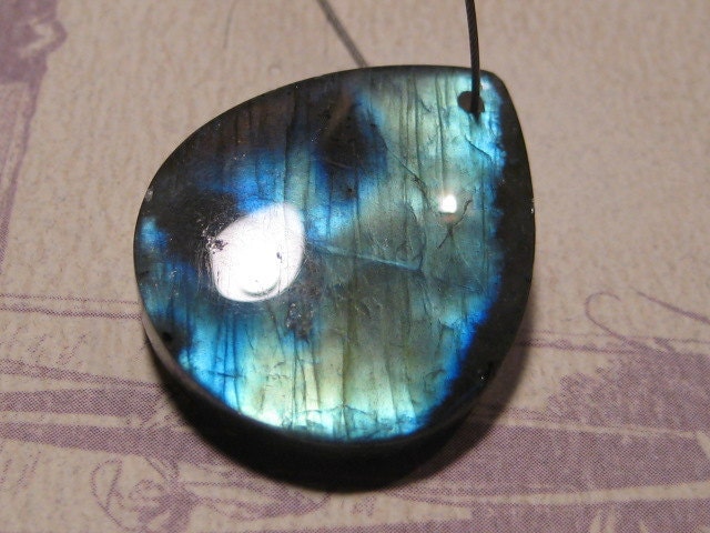 Labradorite Bead .................. 32 x 26 x 6 mm thick ... 4537