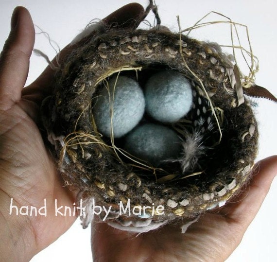 HAND-KNIT. Wool Knitted & Felted Bird Nest and Eggs