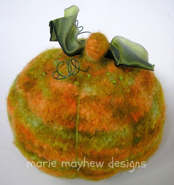 PATTERN-BOOKLET. A Knit & Felt Harvest Pumpkin Pattern