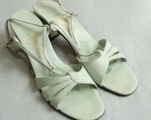 Vintage 1960s 1970s Green Sandals by AMALFI  By Rangoni Size 10 Seaform Leather Color