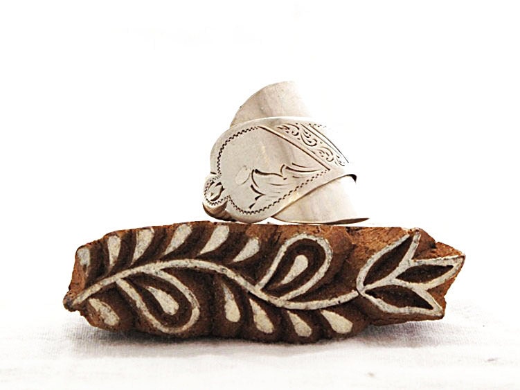 Silver SPOON RING: Enchanted Garden Dutch Silver WHOLE spoon ring - Upcycled keepsake filigree engraved silverware spoon ring by Helen - helendesign
