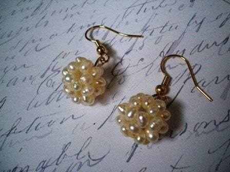 Light Pearls on Air