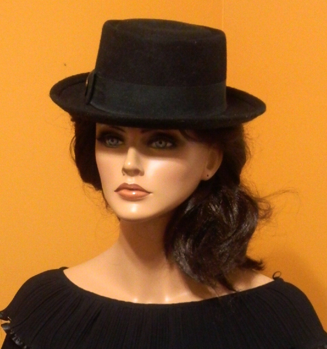 Vintage Hat - Ladies - Black Felt - Gangster/Bolero/Fedora