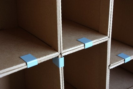 carton box and metal clips