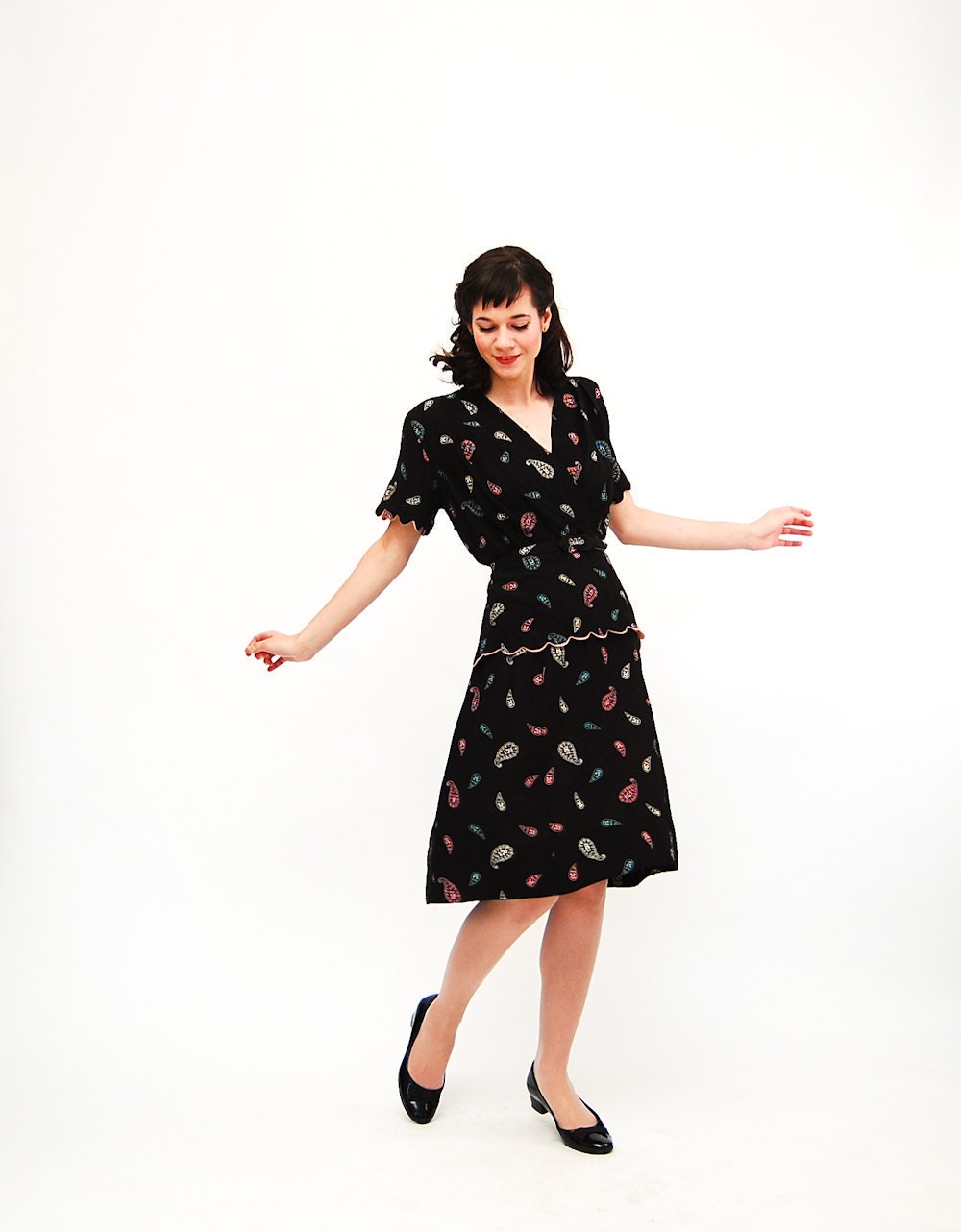 Vintage 1940s Dress - 40s Peplum Dress - Pink & Blue Paisley Print