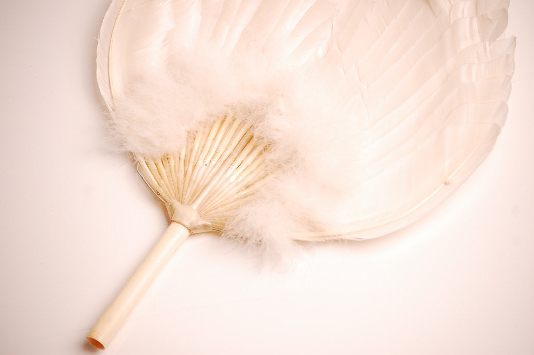 Vintage 1920s Flapper Fan - 20s Feather Fan - White Feathers