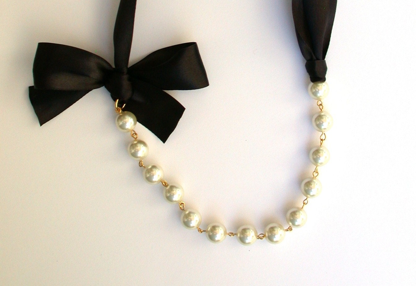 Carrie Necklace - Sex And The City Necklace -Carrie Bradshaw  Inspired Pearl Necklace In Black Satin  Ribbon