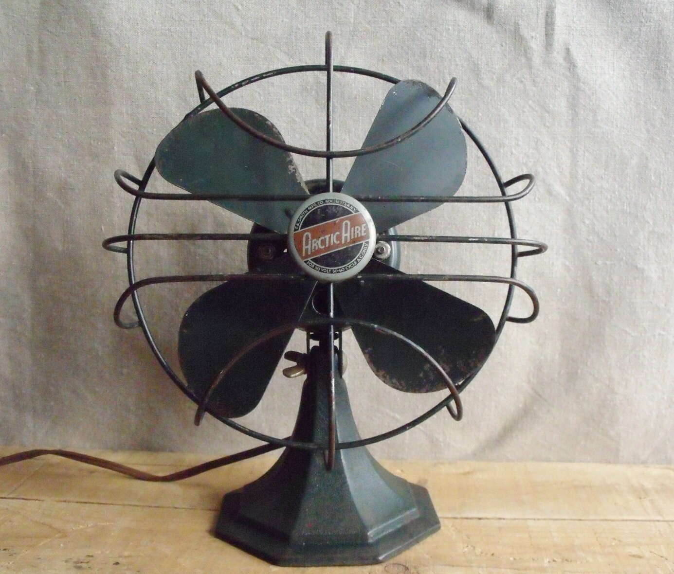 Vintage Arctic Aire Fan for Desk or Wall by robinseggbleunest