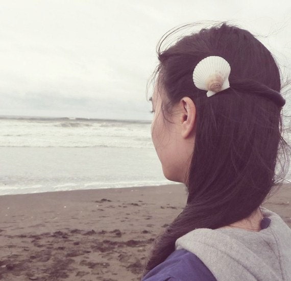 Scallop Seashell Barrette - Beach Bridal Hair Accessories Beach Wedding Hair Accessories Mermaid Hair Accessories Nautical Accessories