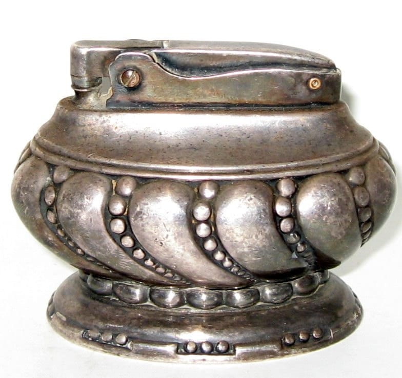 Vintage Ronson Silver Plated Table Top Lighter by vintagerapture