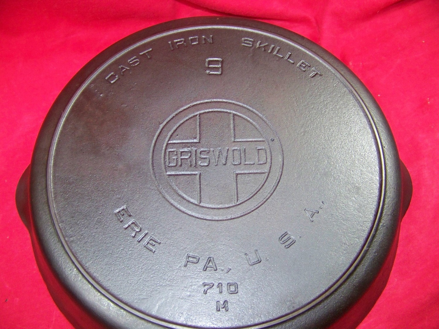 Griswold No. 9 Cast Iron Block Logo Skillet 0176